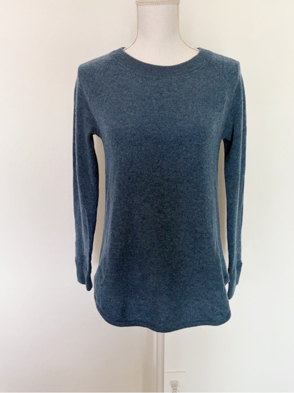Catherine Malandrino Blue Cashmere Crew Neck Sweater Size M